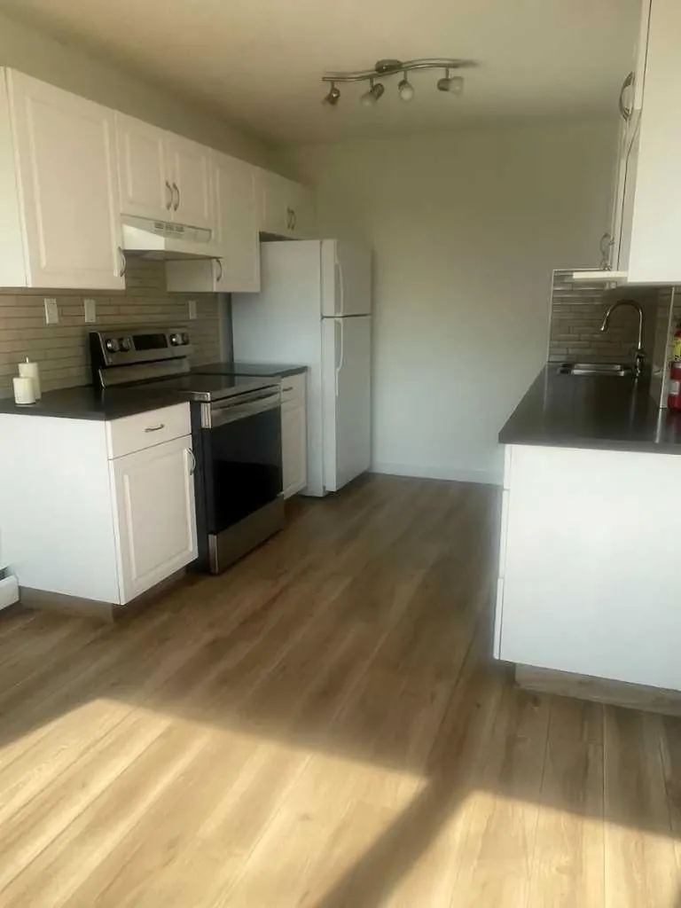 607 69 Avenue SW Calgary AB T2V 0P1