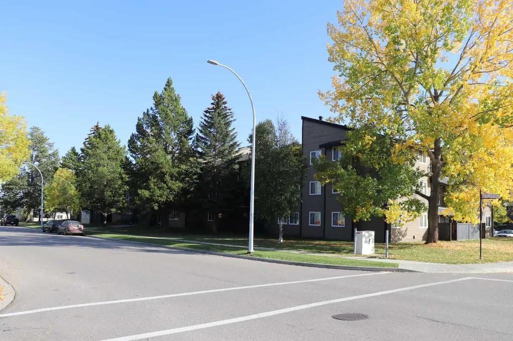 5611 10 Avenue Edson AB T7E 1R4