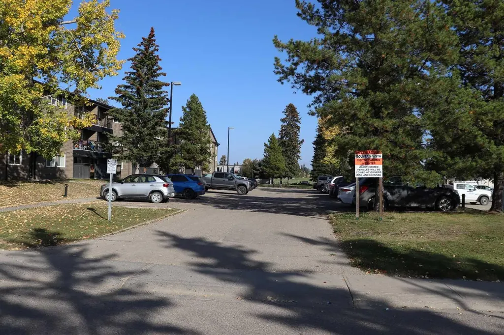 5611 10 Avenue Edson AB T7E 1R4