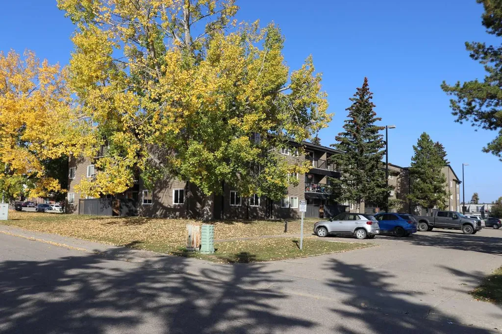 5611 10 Avenue Edson AB T7E 1R4