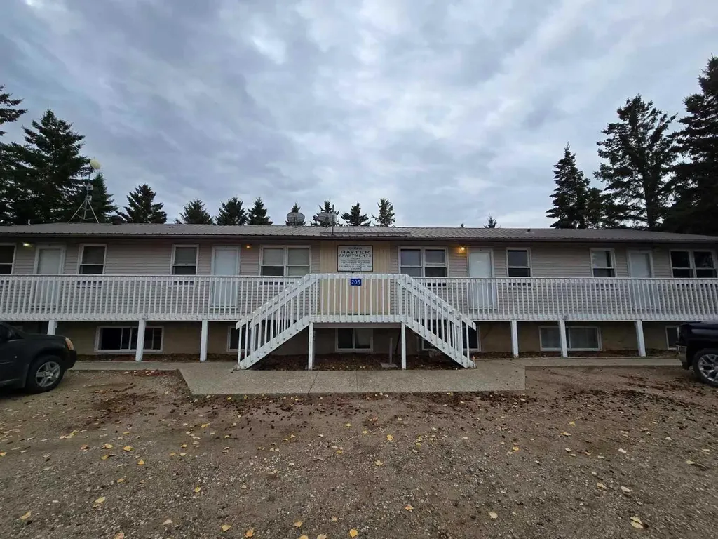 205 Reed Avenue Hayter AB T0B1X0