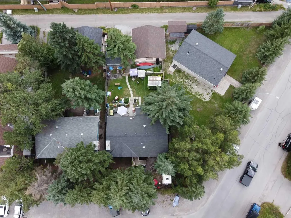 228 17th Street Canmore AB T1W1Y8