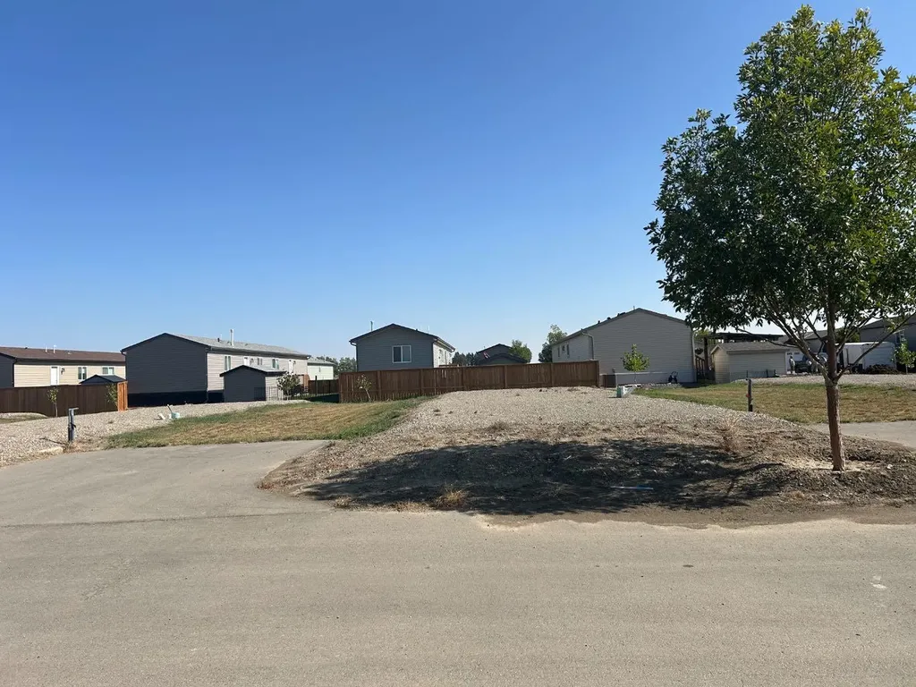 2048 Sunflower Crescent Coaldale AB T1M 0G4