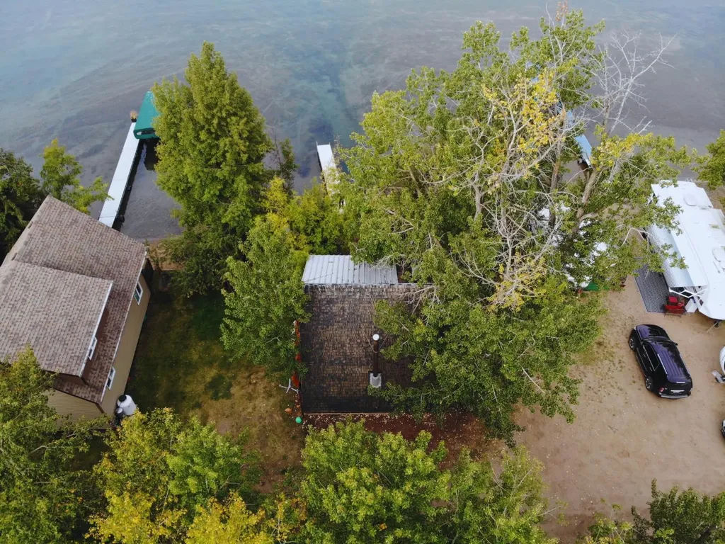 Cabin 62 Clear Lake Rural Wainwright No. 61 M.d. Of AB T9W 1S8