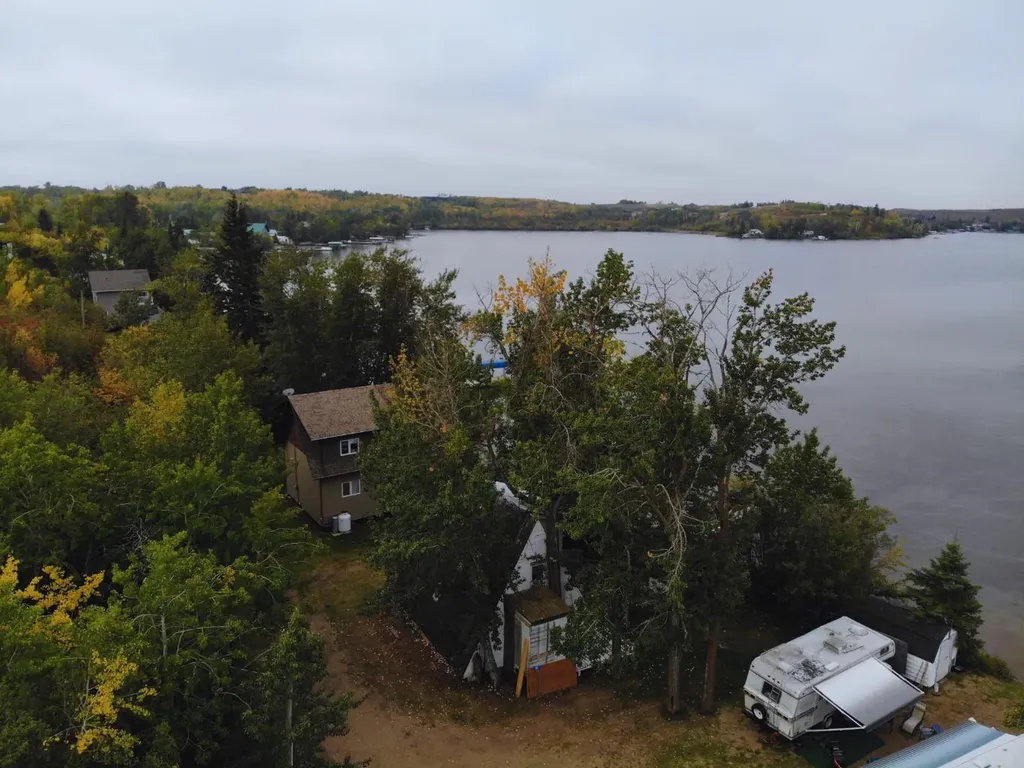 Cabin 62 Clear Lake Rural Wainwright No. 61 M.d. Of AB T9W 1S8