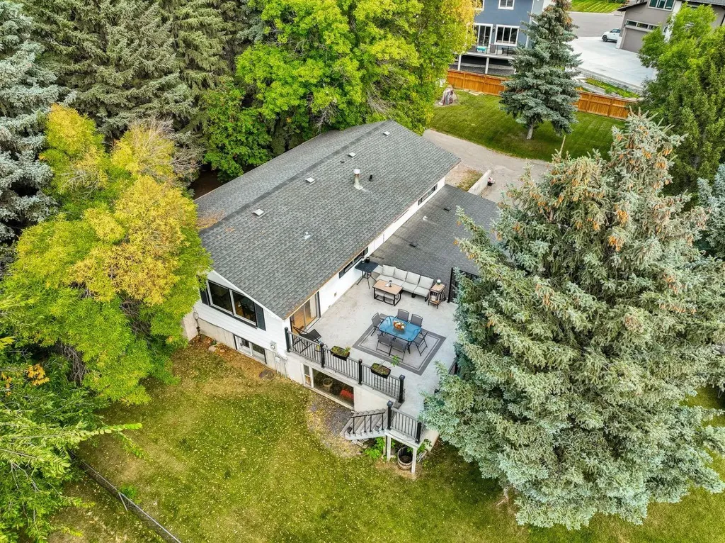 1153 East Lakeview Road Chestermere AB T1X 1B1
