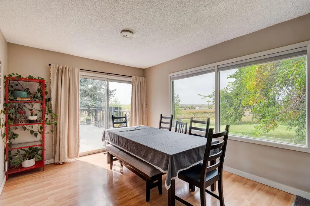 1153 East Lakeview Road Chestermere AB T1X 1B1