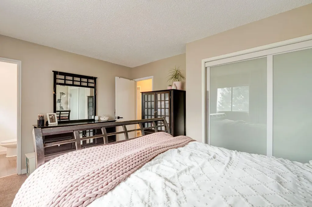1153 East Lakeview Road Chestermere AB T1X 1B1