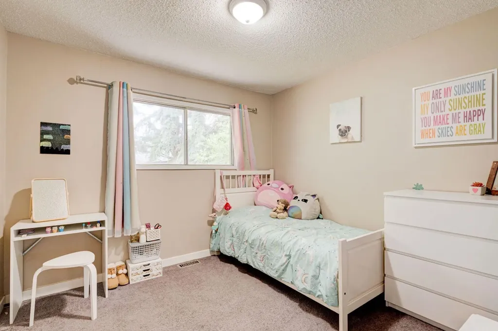 1153 East Lakeview Road Chestermere AB T1X 1B1