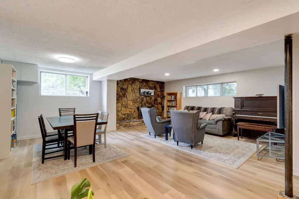 1153 East Lakeview Road Chestermere AB T1X 1B1
