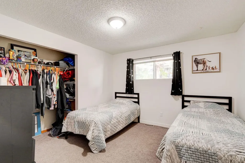 1153 East Lakeview Road Chestermere AB T1X 1B1