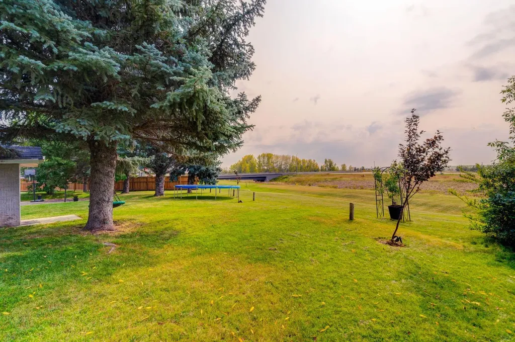 1153 East Lakeview Road Chestermere AB T1X 1B1