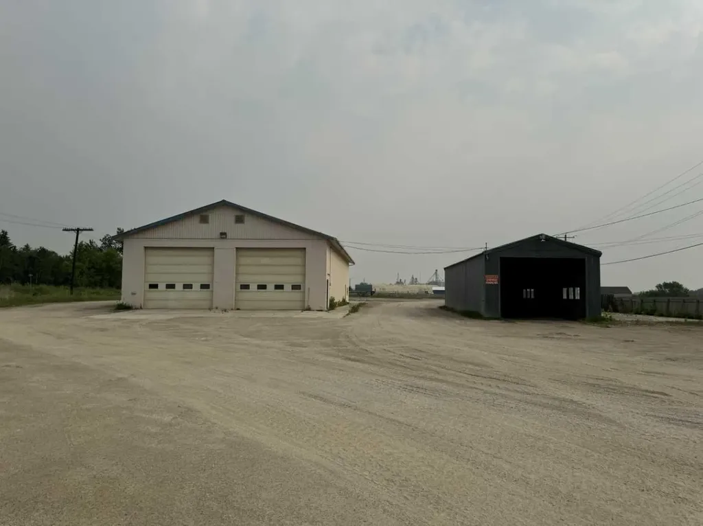 5304 49 Street Ponoka AB T4J1H3
