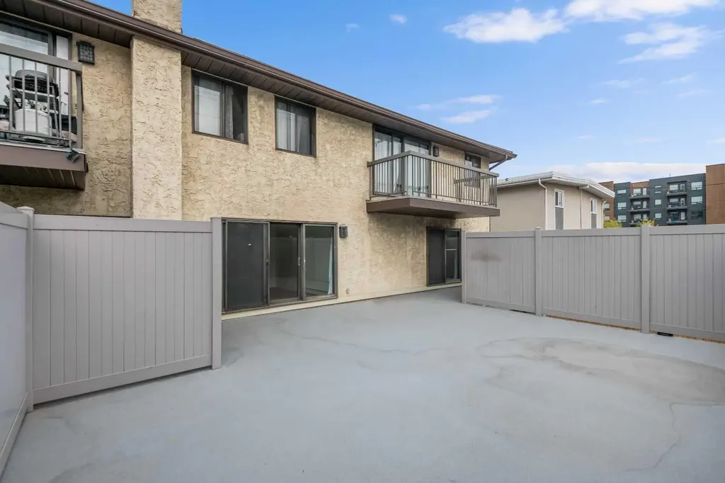 611 67 Avenue SW Calgary AB T2V0M3