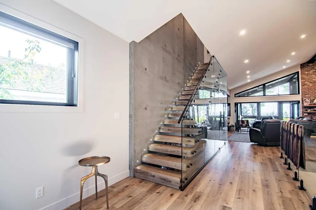 3417 Lakeshore Drive Sylvan Lake AB T4S 1B3