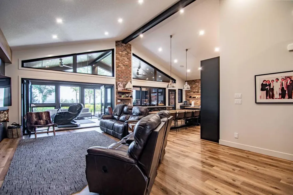 3417 Lakeshore Drive Sylvan Lake AB T4S 1B3
