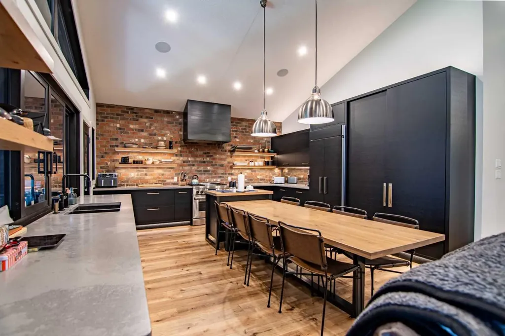 3417 Lakeshore Drive Sylvan Lake AB T4S 1B3