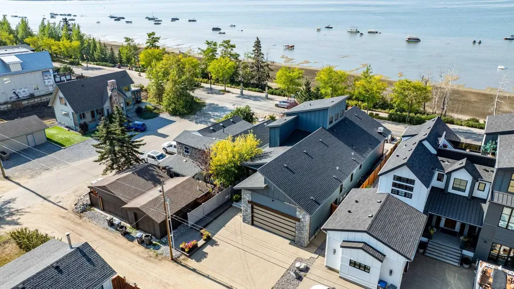 3417 Lakeshore Drive Sylvan Lake AB T4S 1B3