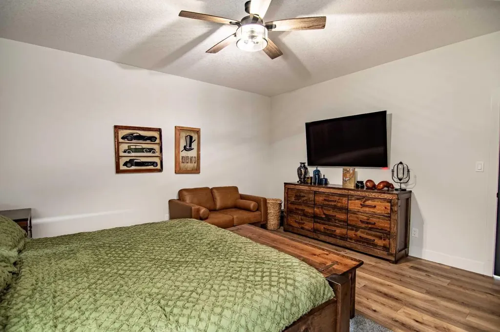 3417 Lakeshore Drive Sylvan Lake AB T4S 1B3