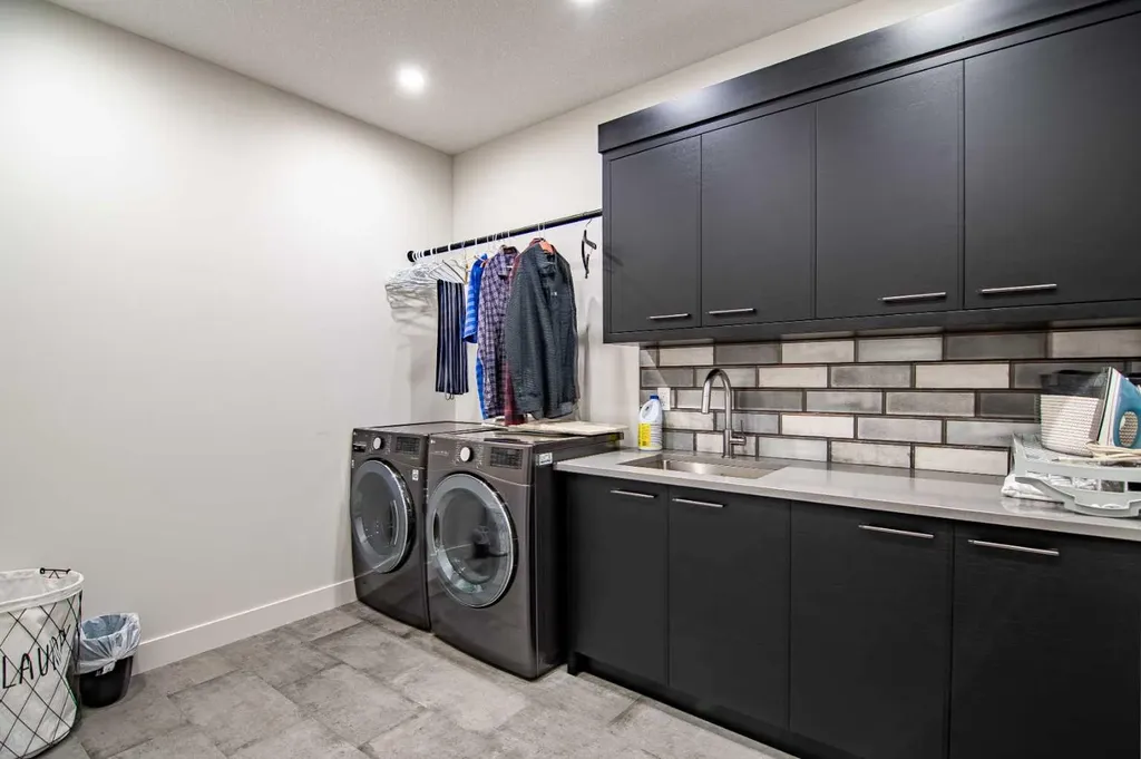 3417 Lakeshore Drive Sylvan Lake AB T4S 1B3