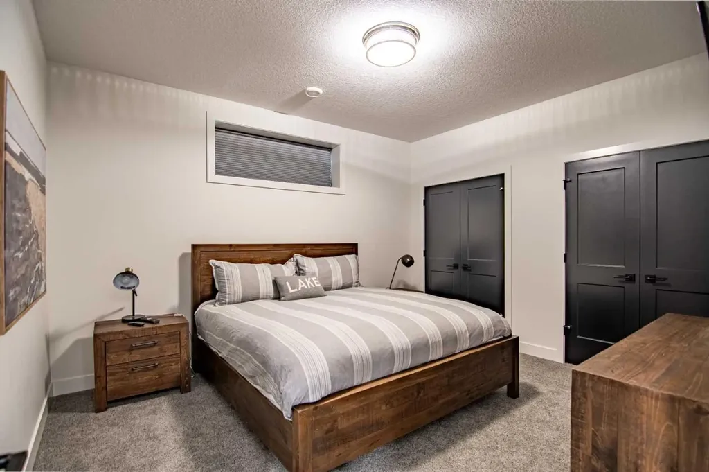 3417 Lakeshore Drive Sylvan Lake AB T4S 1B3