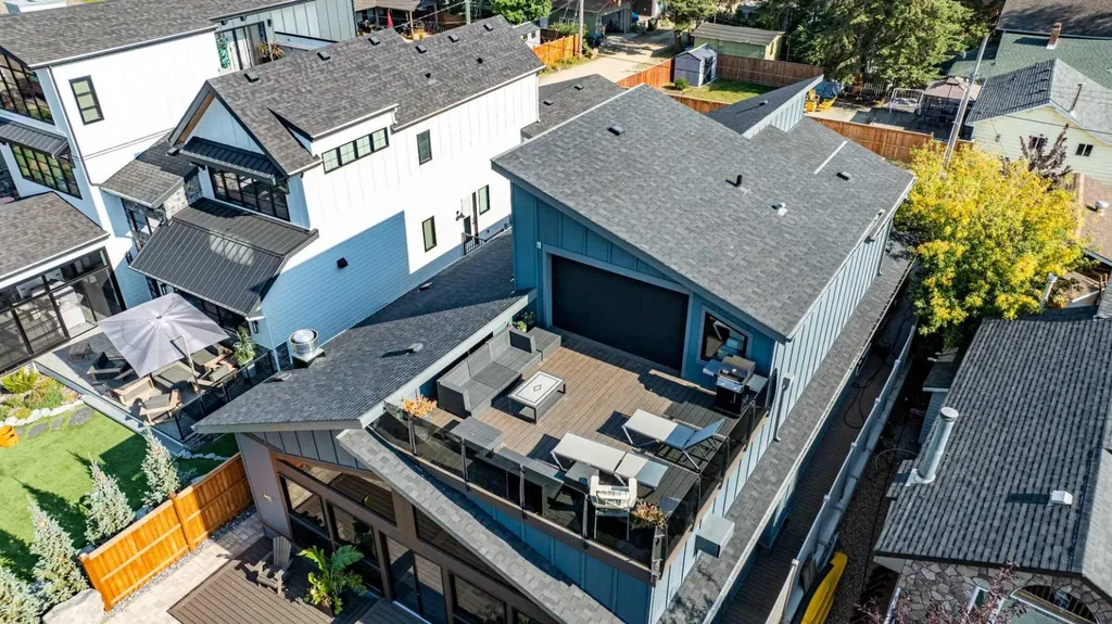 3417 Lakeshore Drive Sylvan Lake AB T4S 1B3