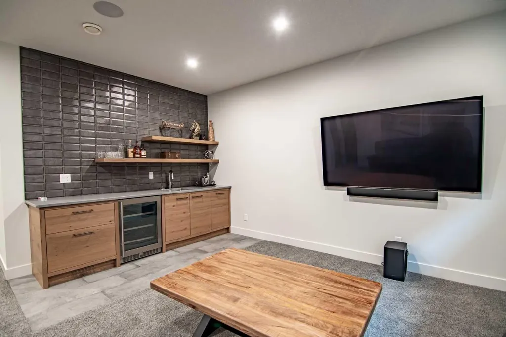 3417 Lakeshore Drive Sylvan Lake AB T4S 1B3