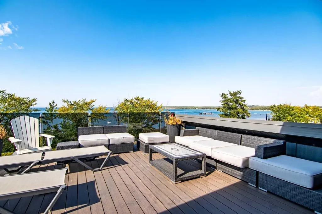 3417 Lakeshore Drive Sylvan Lake AB T4S 1B3