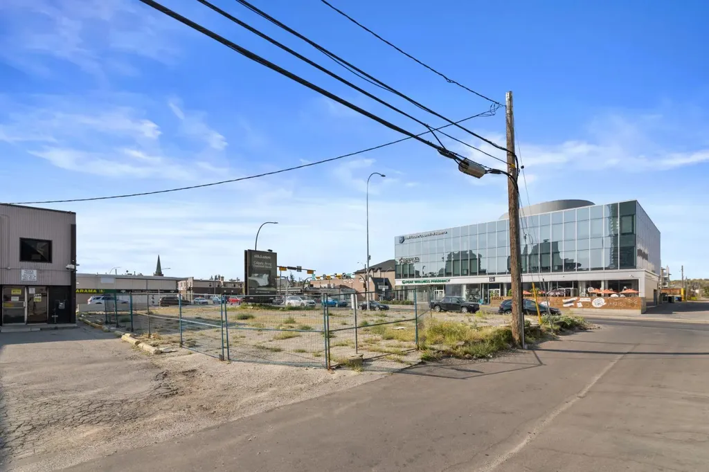 1420 11 Avenue SW Calgary AB T3C 0M8