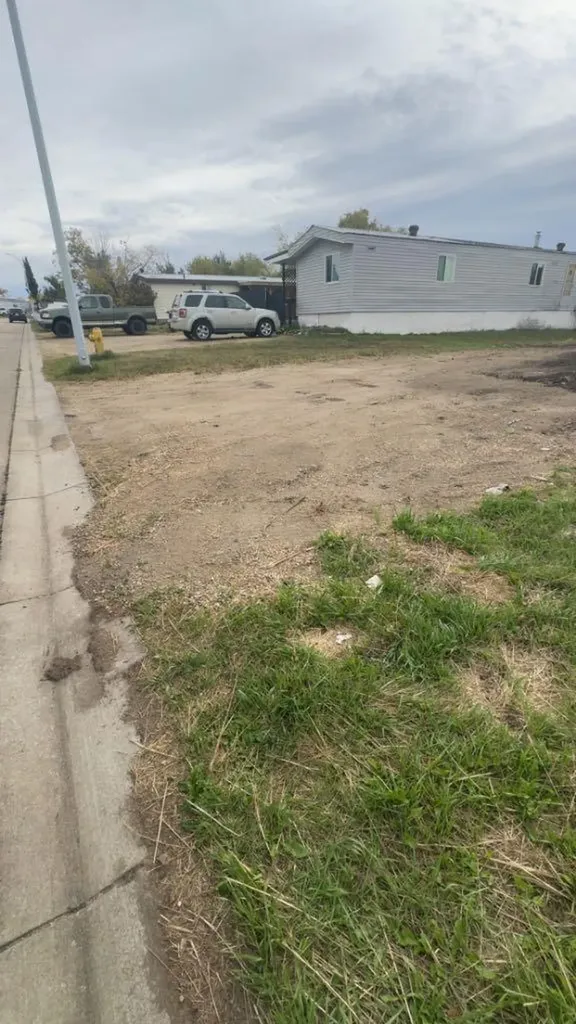 9729 120 Avenue Grande Prairie AB T8V 5H4