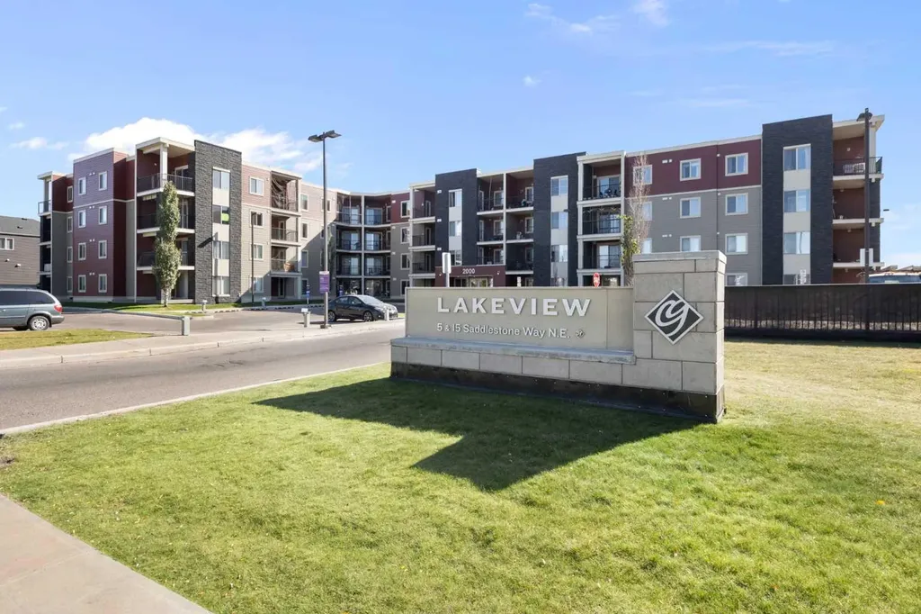 5 Saddlestone Way NE Calgary AB T3J 0S2