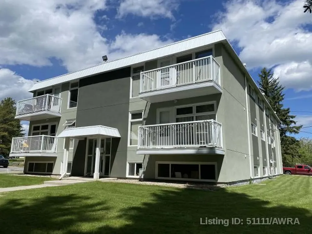 414 41 Street Edson AB T7E 1A1