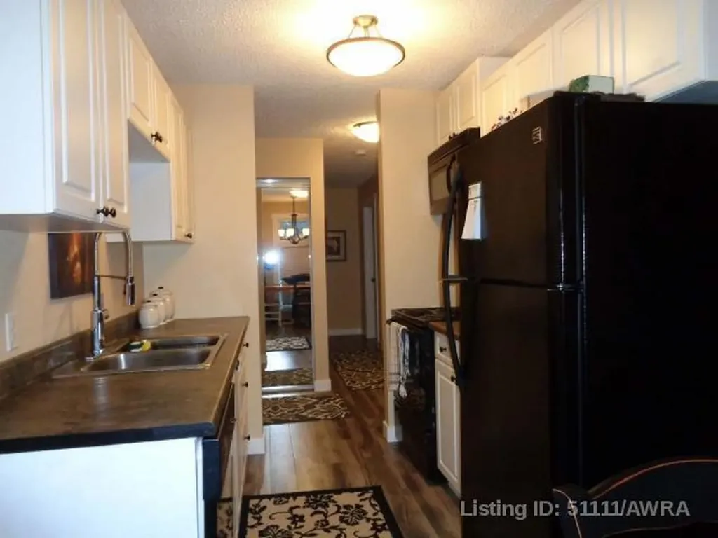 414 41 Street Edson AB T7E 1A1