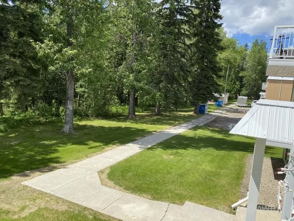 414 41 Street Edson AB T7E 1A1