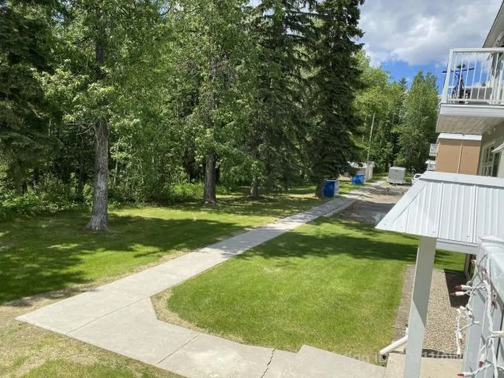 414 41 Street Edson AB T7E 1A1