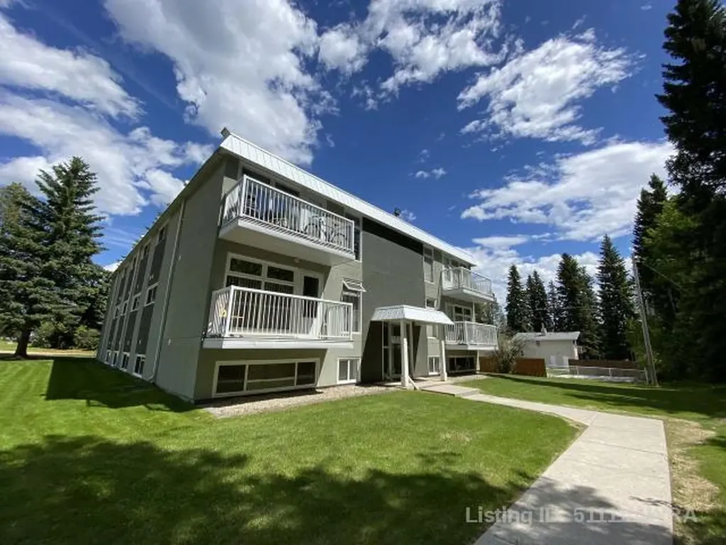 414 41 Street Edson AB T7E 1A1