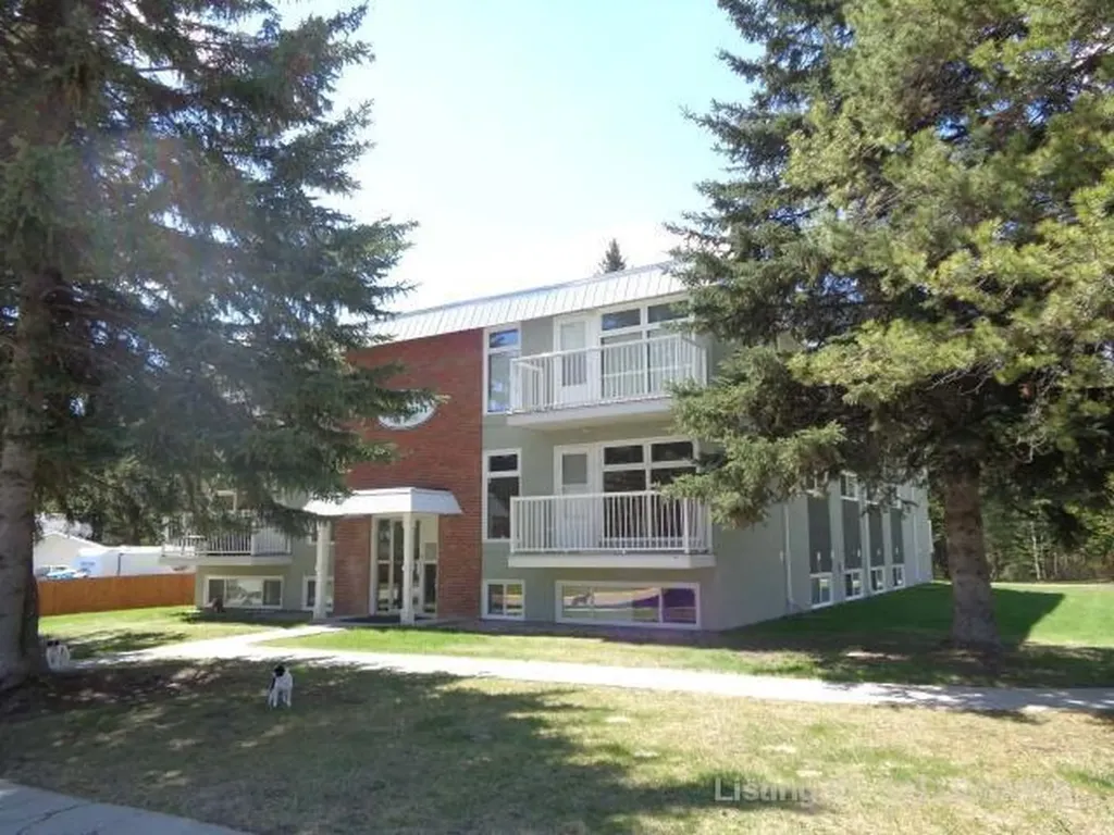 414 41 Street Edson AB T7E 1A1