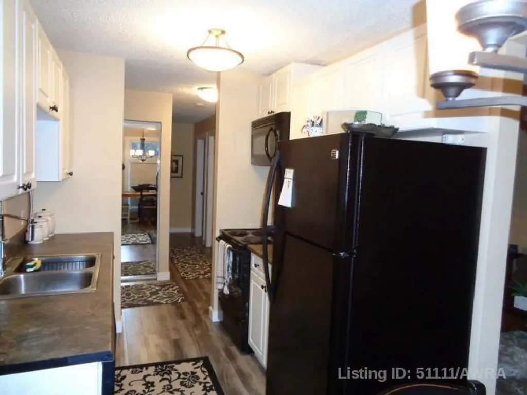 414 41 Street Edson AB T7E 1A1