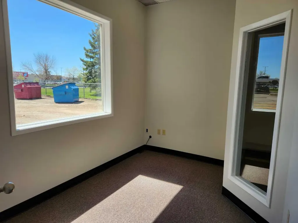 4402 52 Avenue Lloydminster AB T9V 0Y9