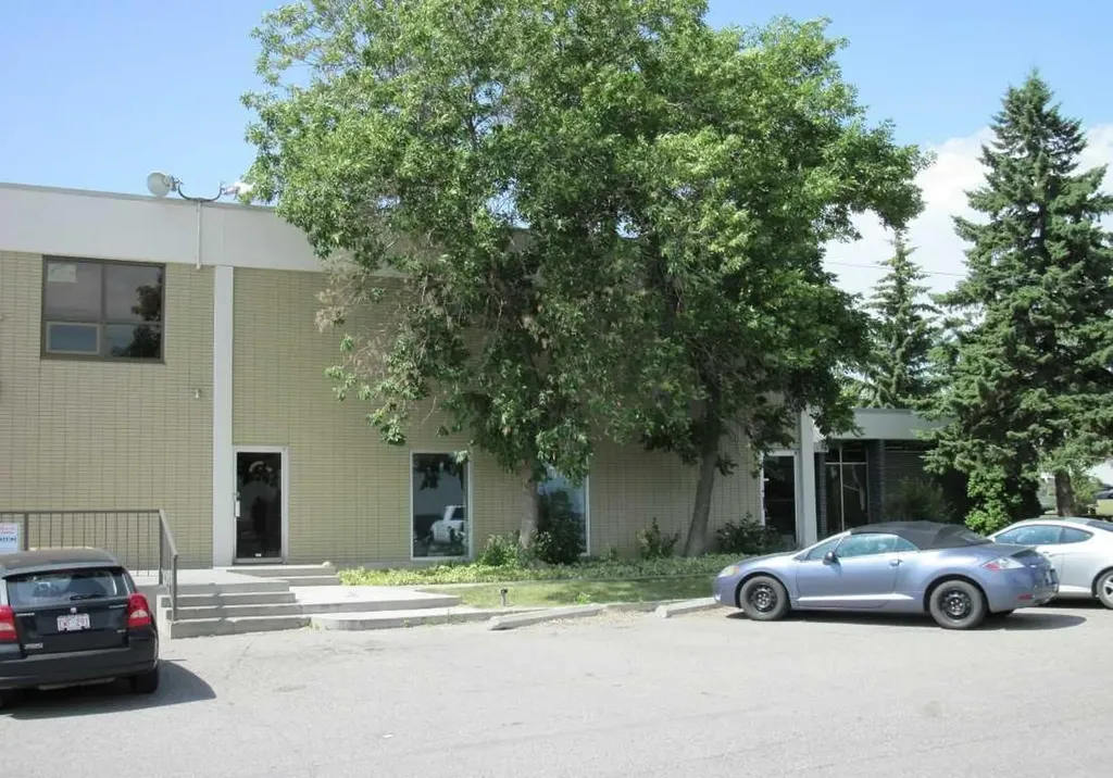 1415 28 Street NE Calgary AB T2A 2P6