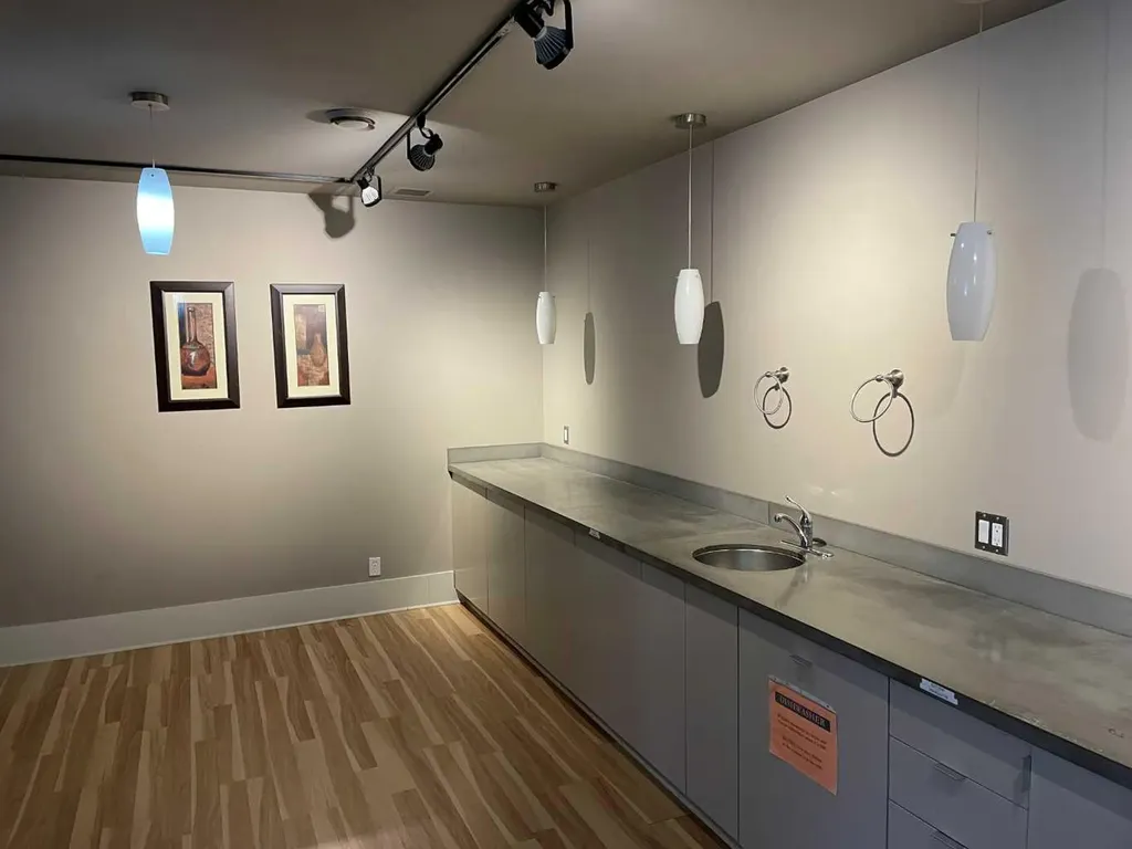 1415 28 Street NE Calgary AB T2A 2P6