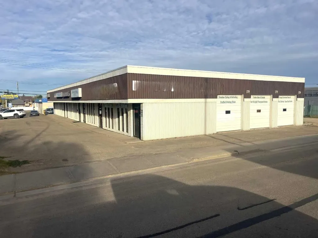 4704 49 Avenue Camrose AB T4V 3K9