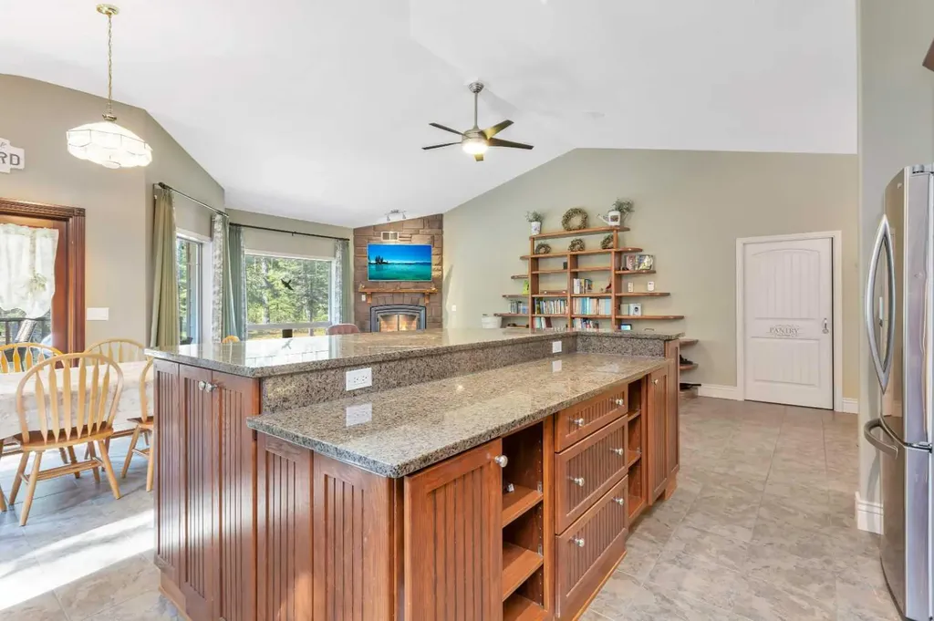 4147 Highway 587 Rural Mountain View County AB T0M 0K0