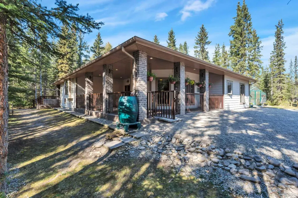 4147 Highway 587 Rural Mountain View County AB T0M 0K0