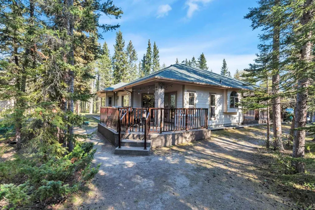 4147 Highway 587 Rural Mountain View County AB T0M 0K0