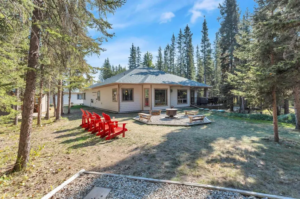 4147 Highway 587 Rural Mountain View County AB T0M 0K0