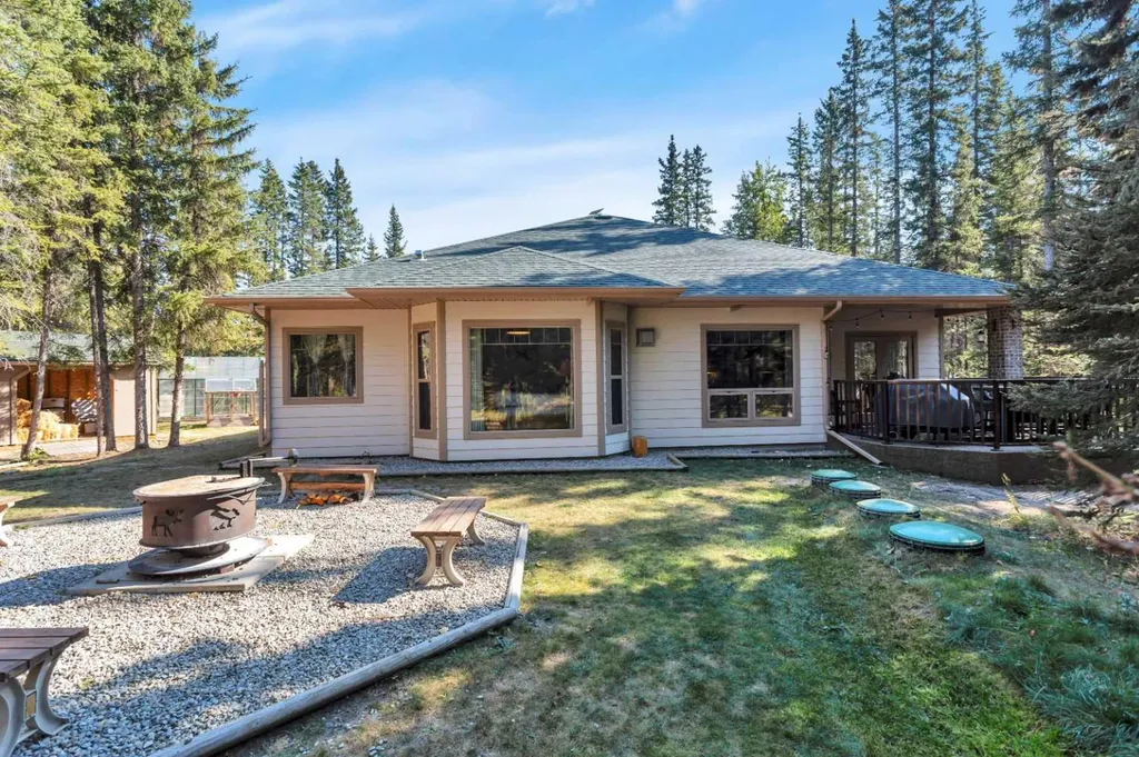 4147 Highway 587 Rural Mountain View County AB T0M 0K0