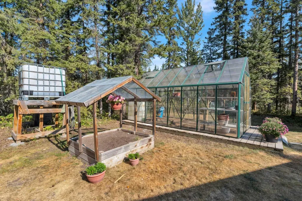 4147 Highway 587 Rural Mountain View County AB T0M 0K0