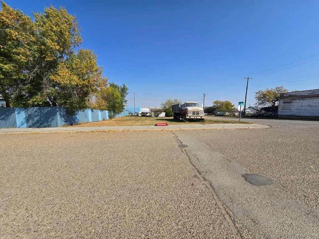128 1 Avenue E Hussar AB T0J1S0