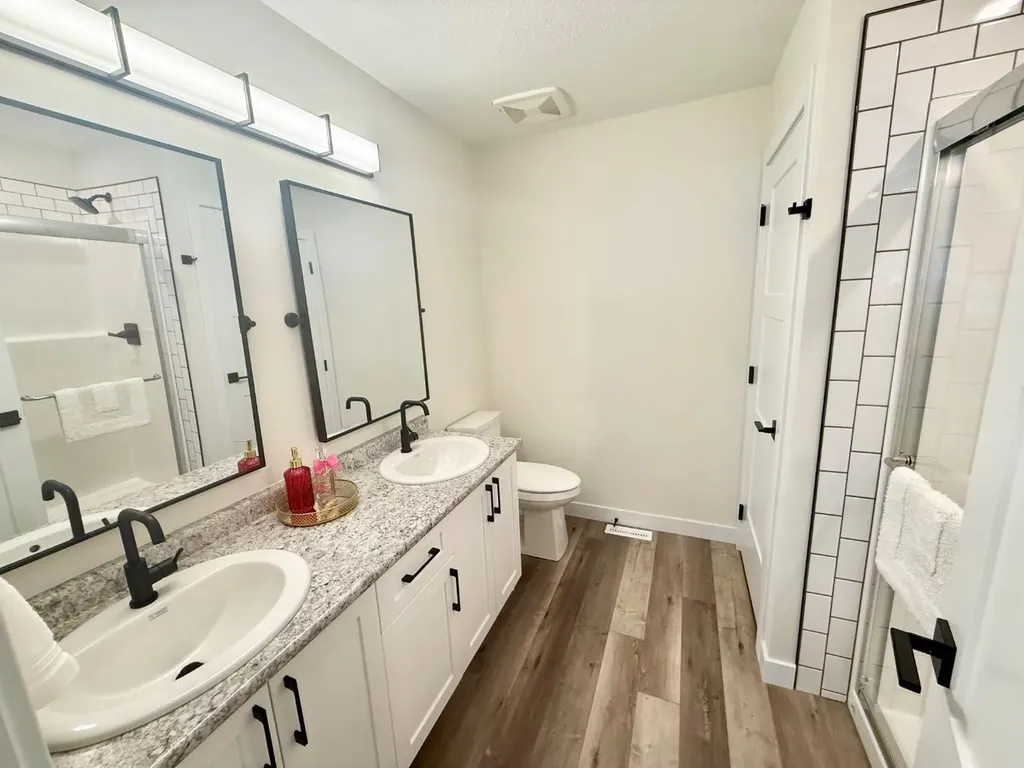 328B Boutin Avenue Hinton AB T7V0B4